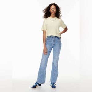 Aritzia Denim Forum The Marlene '60s High Rise Flare 32L light blue, size 24